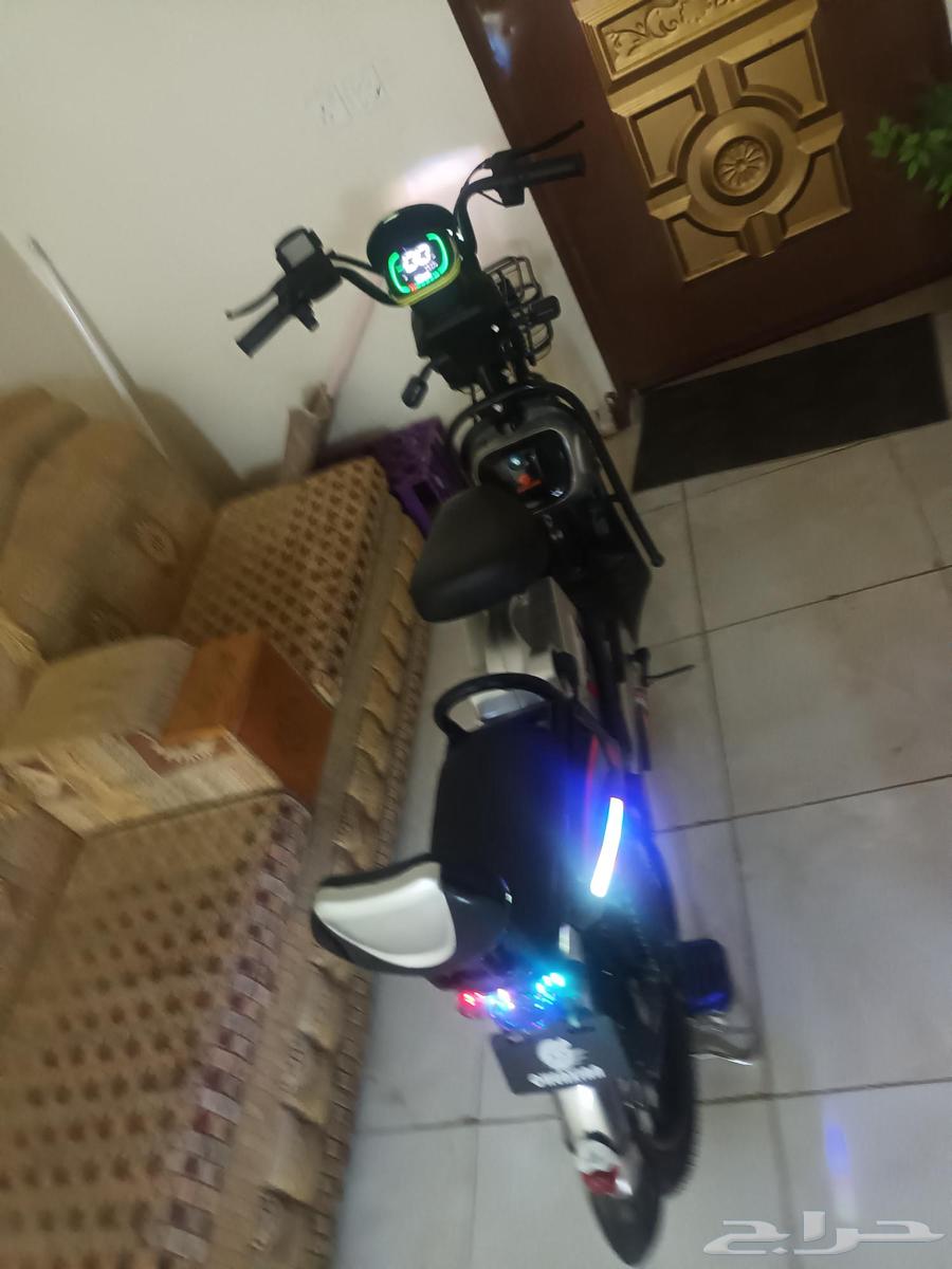 للبيع سكوتر كهربائية مقاس 20 السعر 130064398158826626110