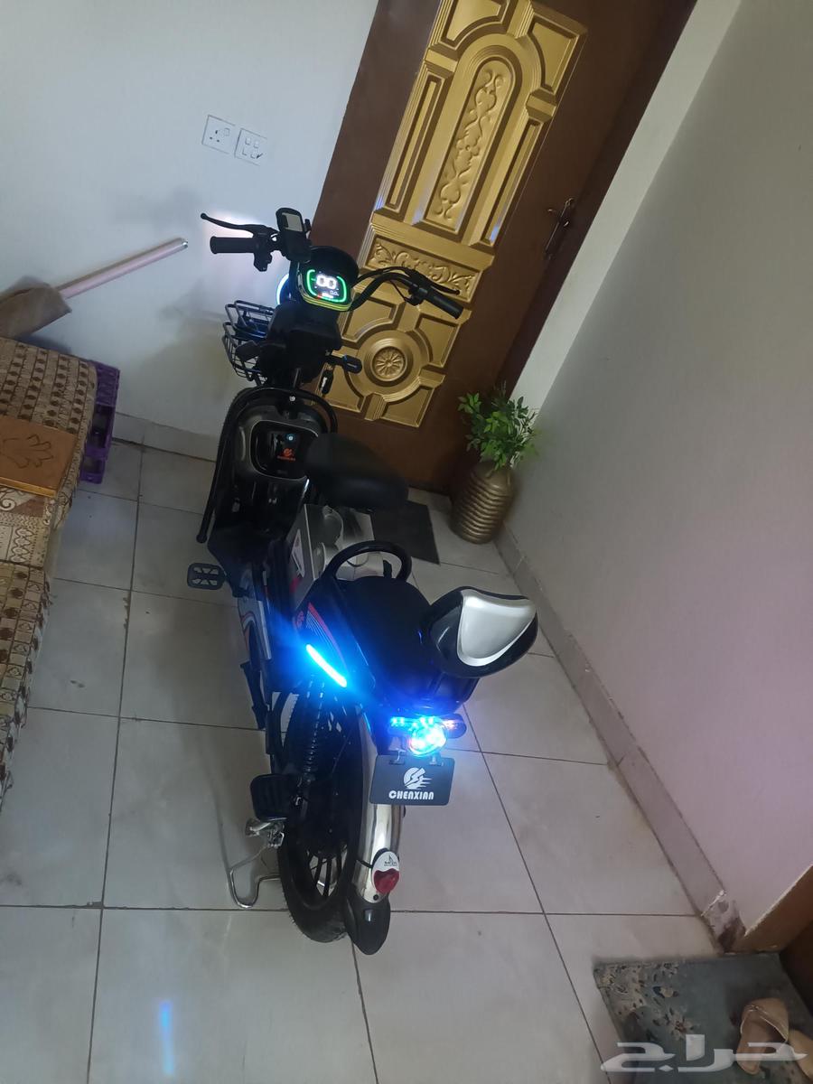 للبيع سكوتر كهربائية مقاس 20 السعر 130064398158826626111