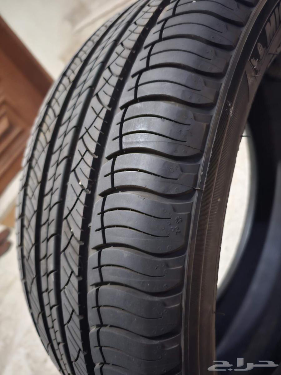 كفر ميشلان شبه جديد 245 45R2064538499469186110