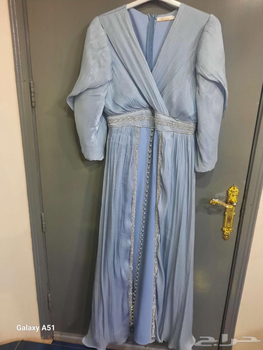 فستان للبيع استعما ل ساعتين فقط64398814200577110
