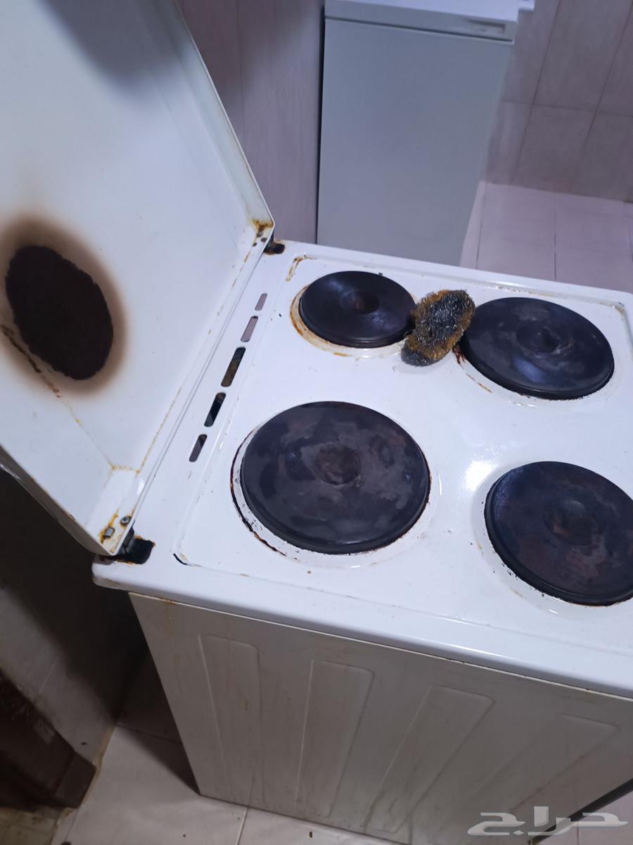 Electric stove with 4 burners, both working and the oven fully functional63619353805570113