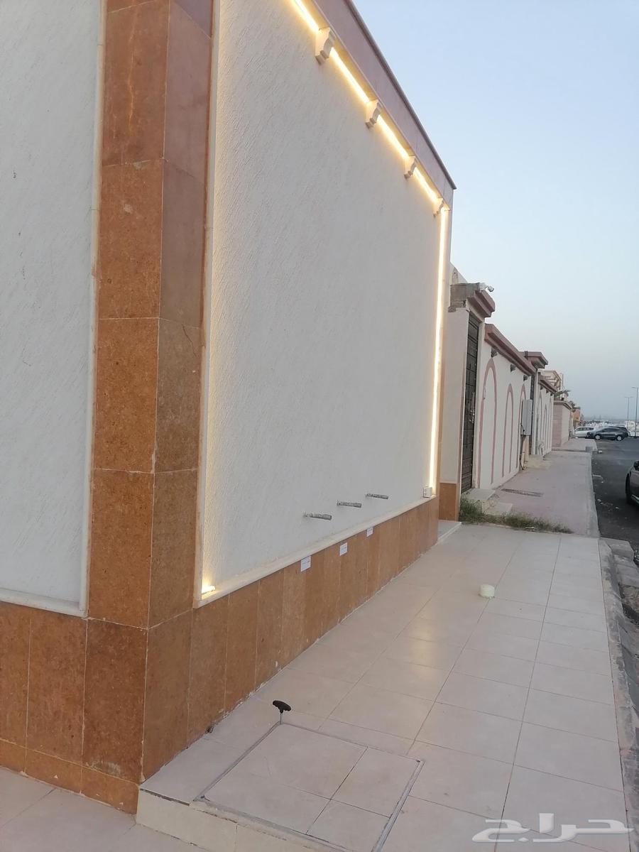 For sale, a rooftop apartment with internal staircase to the roof, located in King Fahd District within the city limits63614091331203112