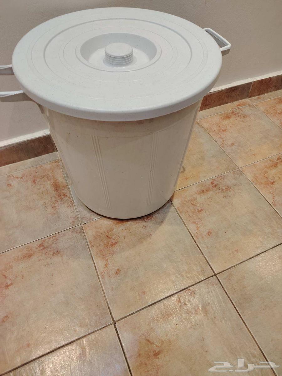 سطل أبيض الخليج مستعمل نظيف64400980662401111