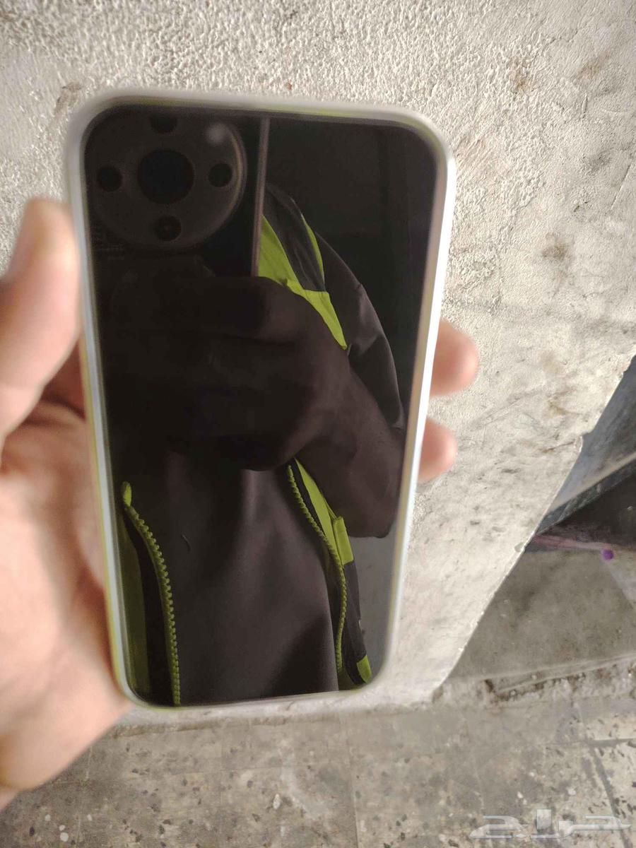 iPhone 13 regular in good condition, price 1200 SAR, urgent sale no bargaining64398172660993114
