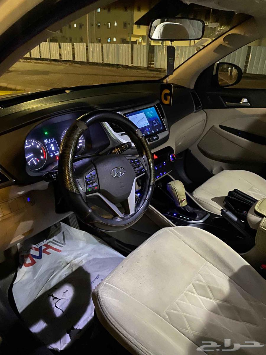 سيارة هونداى توسان 2018 لون ابيض نصف فل64539443399042112