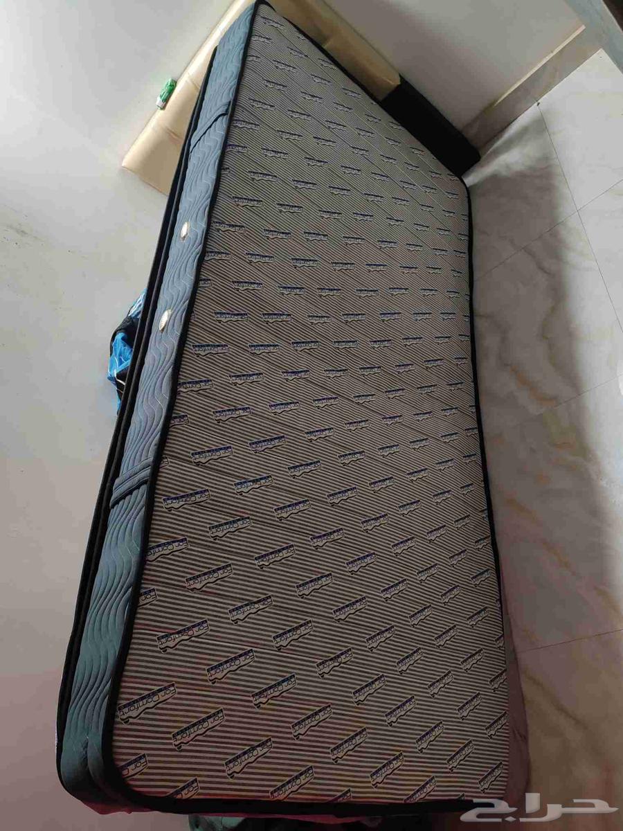 مرتب مريحه مازالت عليها ضمان 5 سنين.64401230392579110