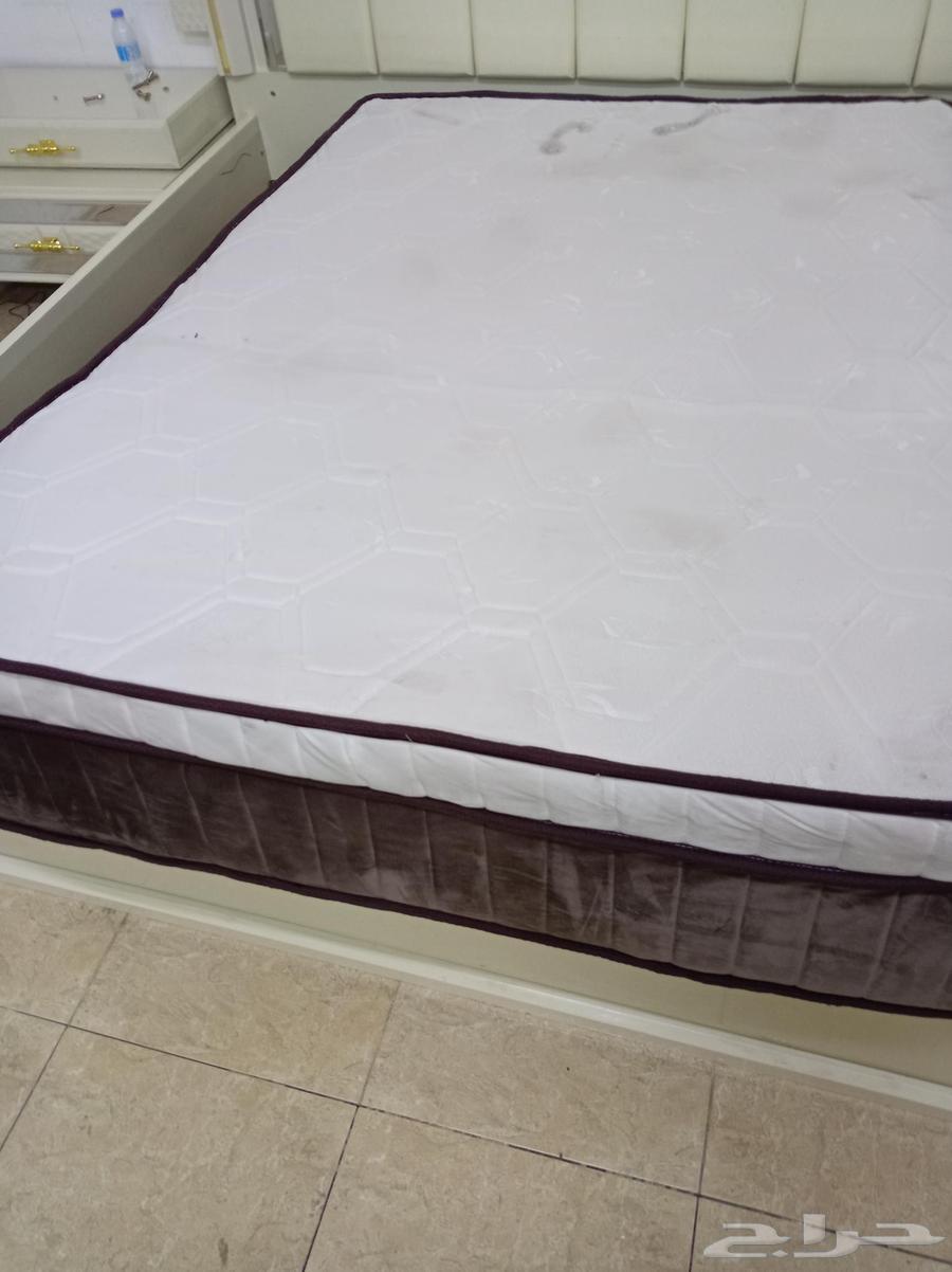 مرتبه طبيه للبيع السبب أصغر من السرير64398089554819111