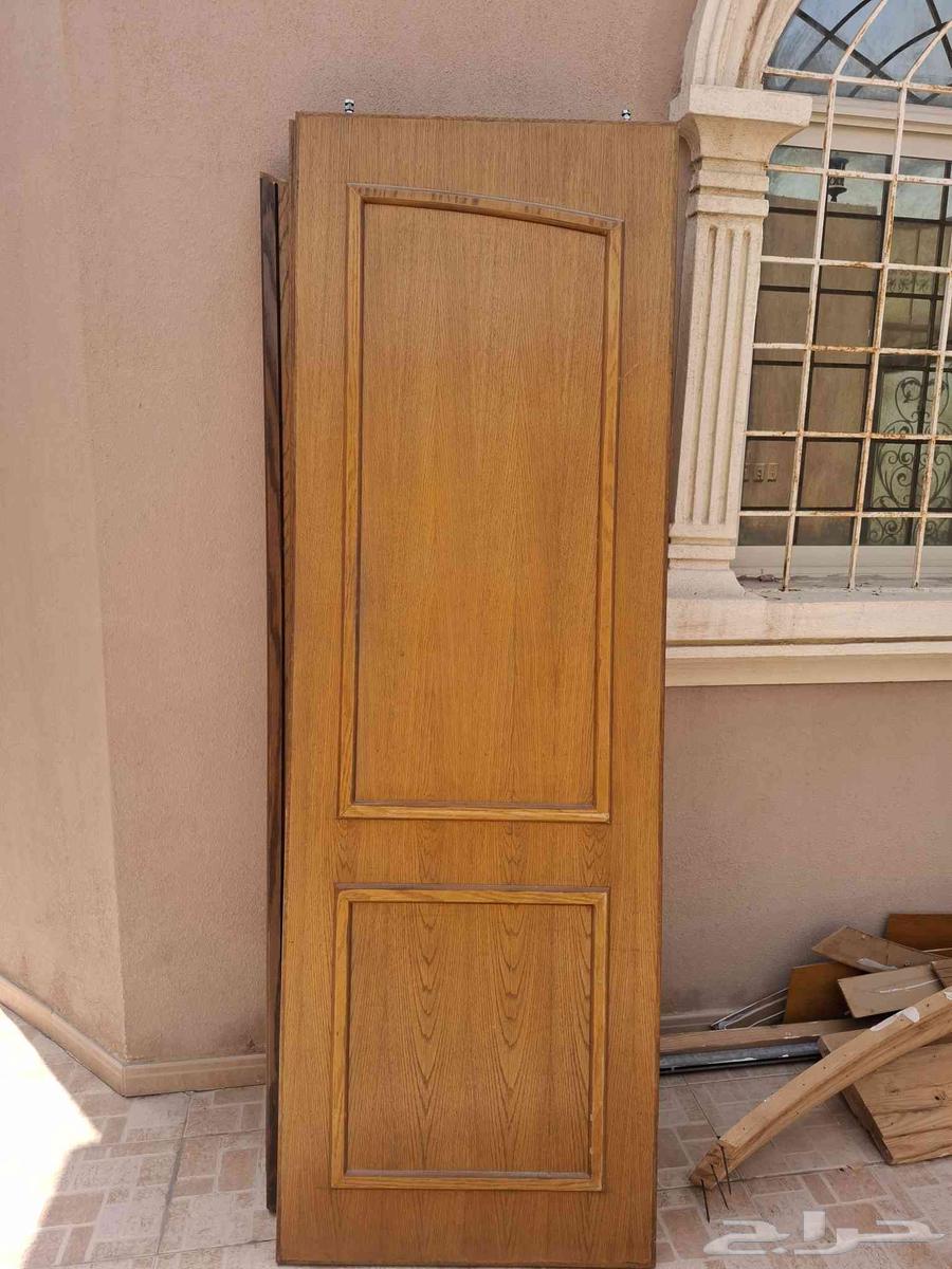 Wooden sliding door with complete double wing for sale in very good condition64397130839042111