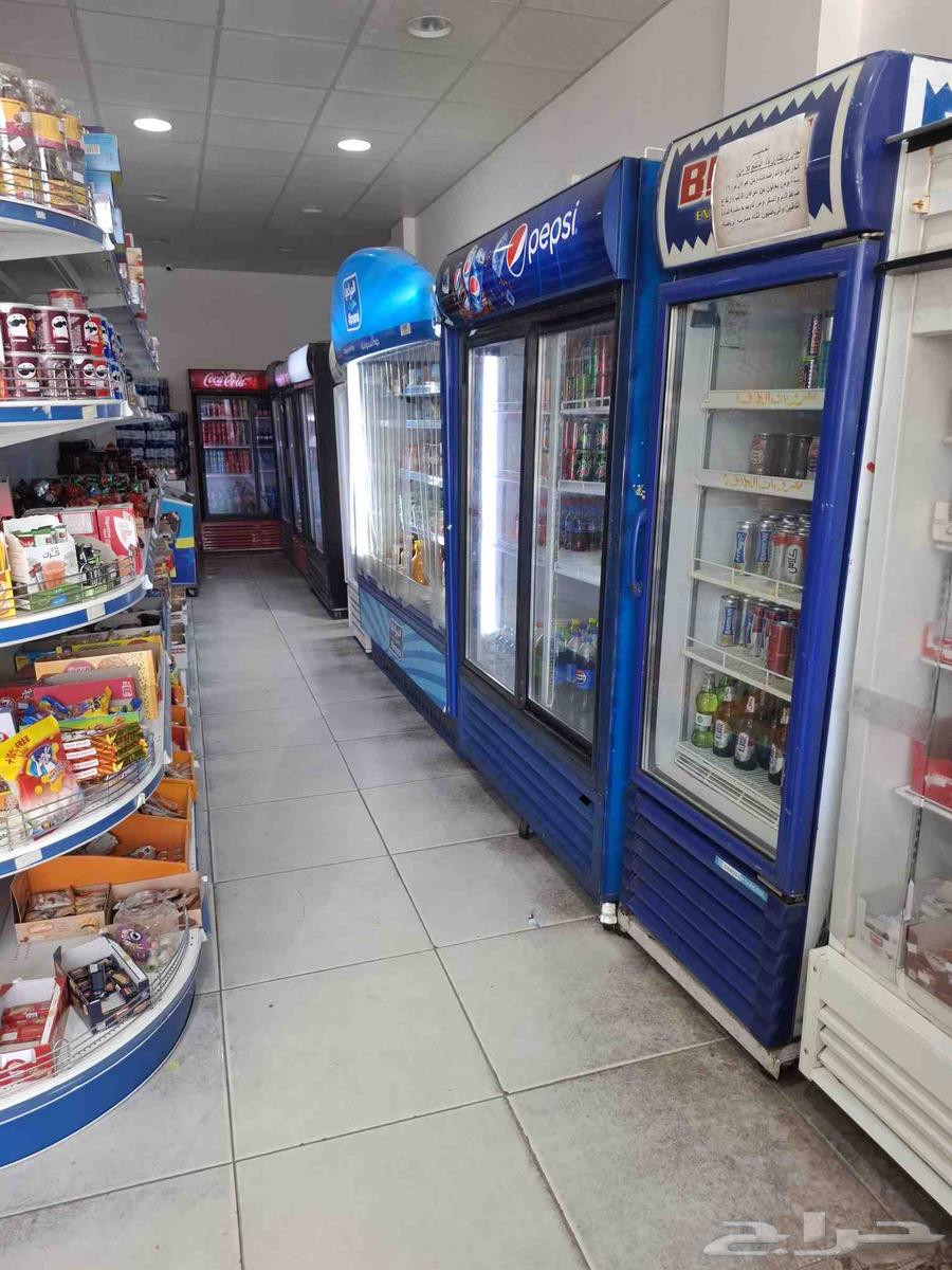 Prime location for a grocery or bakery shop63614094149378111