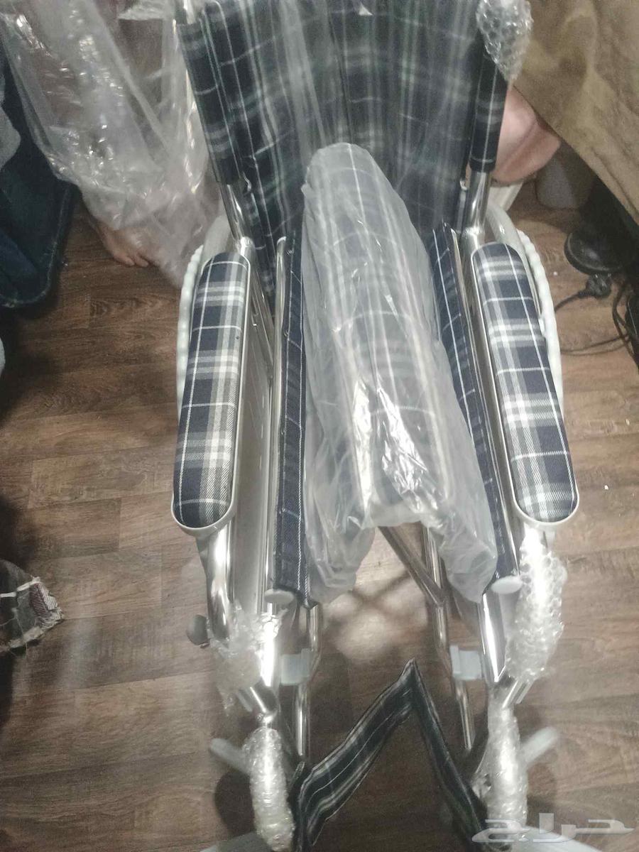 New medical cart, never used, with box, price 450 or 400 if negotiated64395978889985111