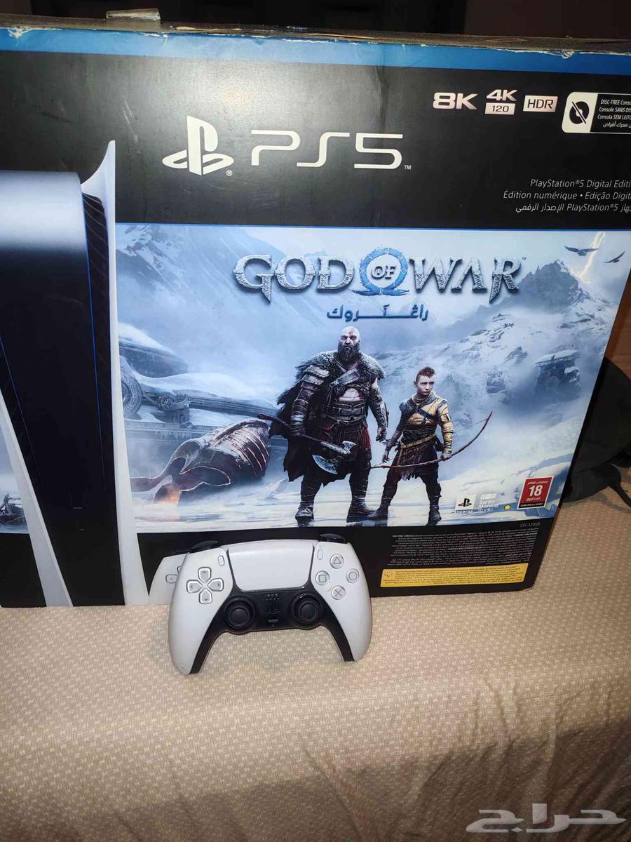 PS5 device, almost new, all accessories, box, and invoice64399452470275110