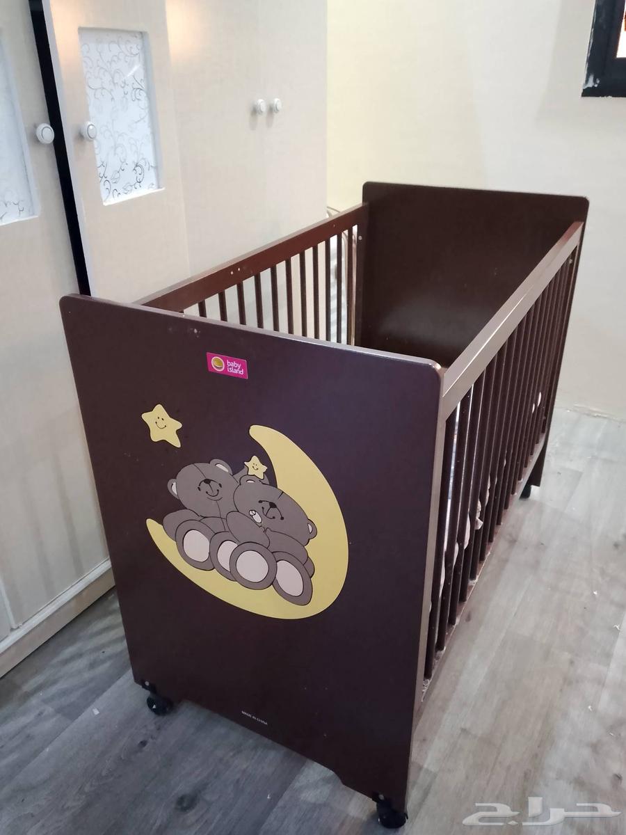 سرير نوم اطفال بحالة ممتازة سبب البيع عدم الحاجه.64398437786369110