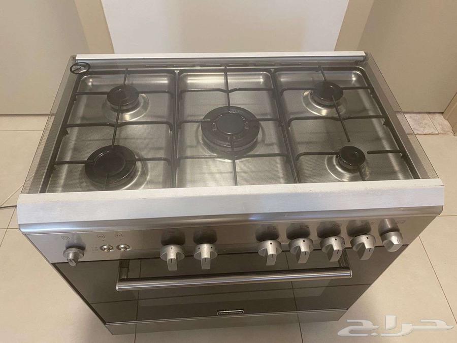 فرن إيطالي نظيف وعلى شرط امان المفتاح من الأطفال شغال64398785652225113