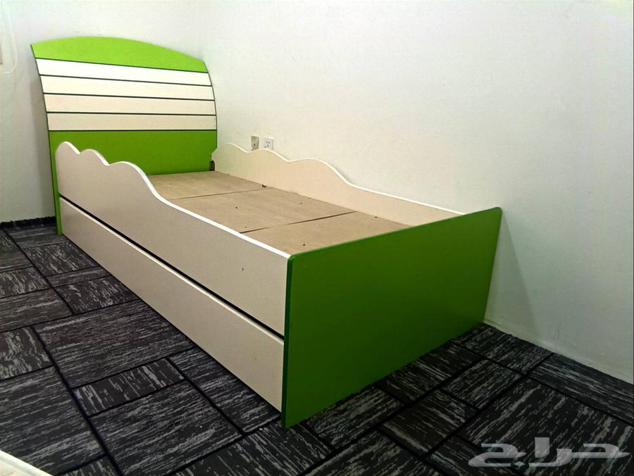 سرير للبيع ب 25064399884513409111