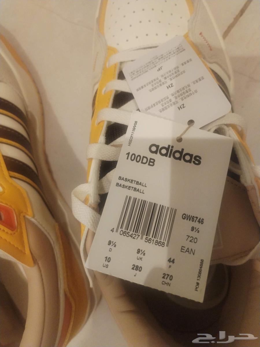 شوز أديداس جديد مقاس 44 الحد 450ريال لايجيني إلا الصامل فقط64395323907202113