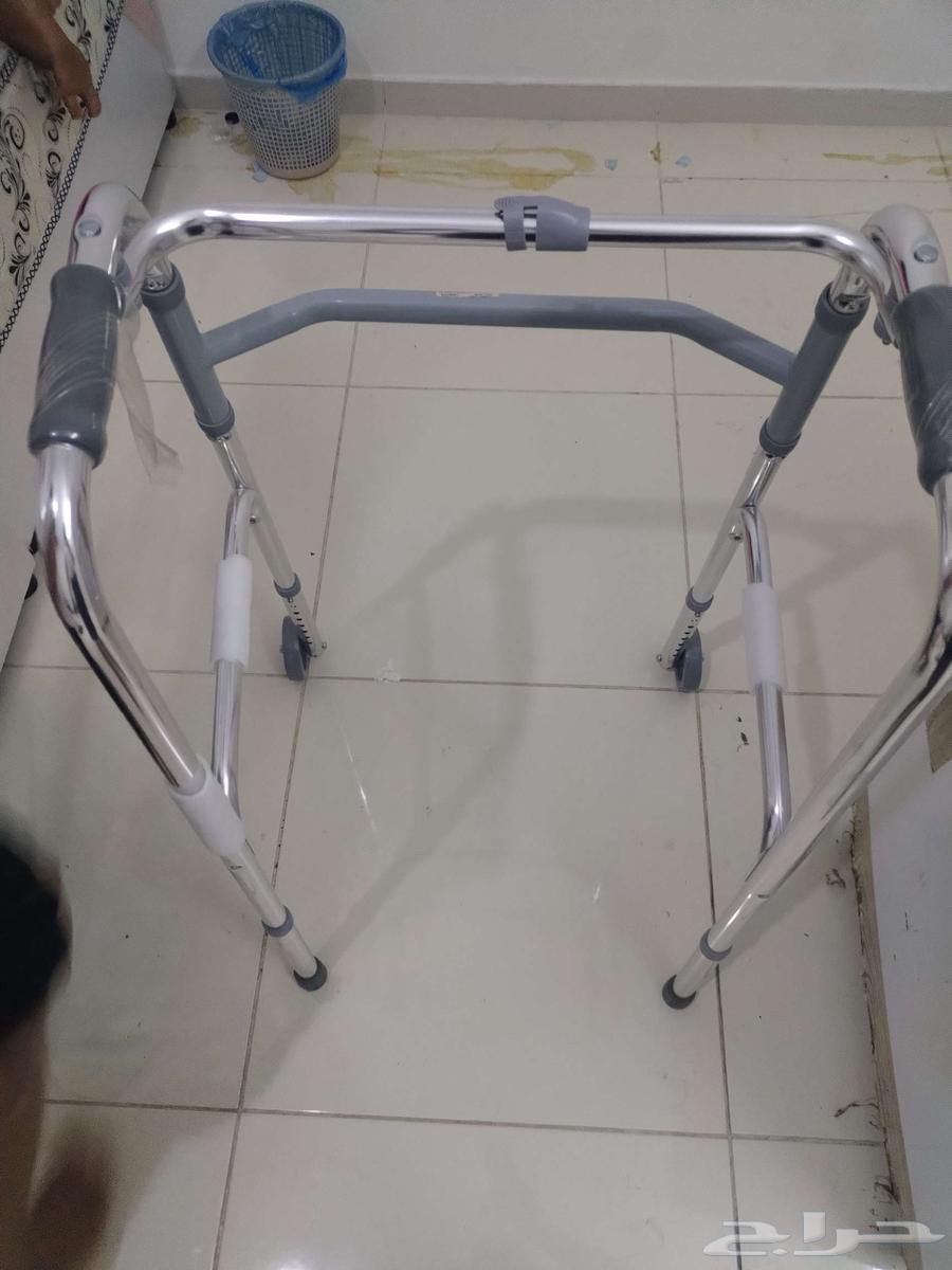 للبيع كرسي مساعدللمشي جديد64393279441025110