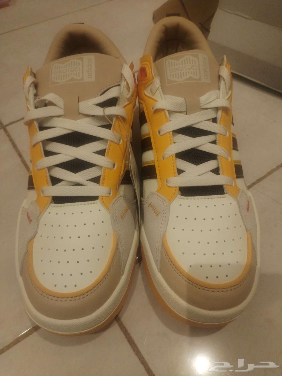 شوز أديداس جديد مقاس 44 الحد 450ريال لايجيني إلا الصامل فقط64395323907202110