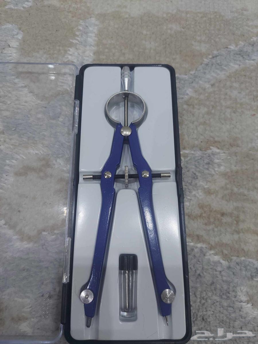 كراسة الرسم الهندسي كل الأدوات بإستثناء المثلث الصغير64400286806659110