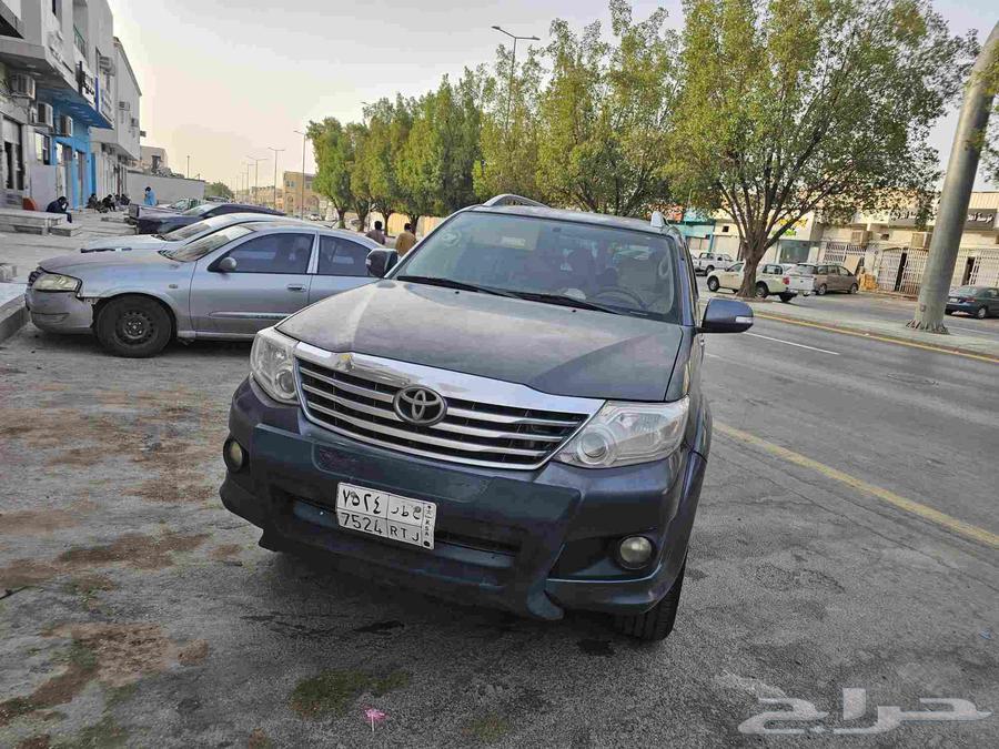 Fortuner 2014 automatic transmission, 452,000 km, condition as shown63618147254786113