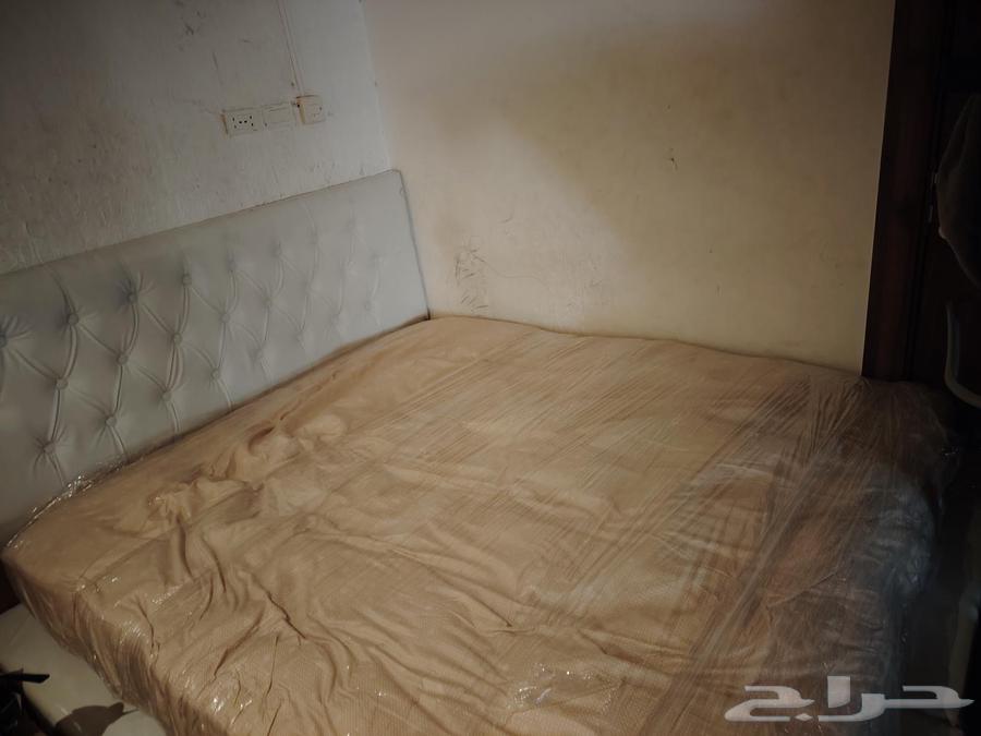 Double bed without new bed frame with its documents64392977864578110