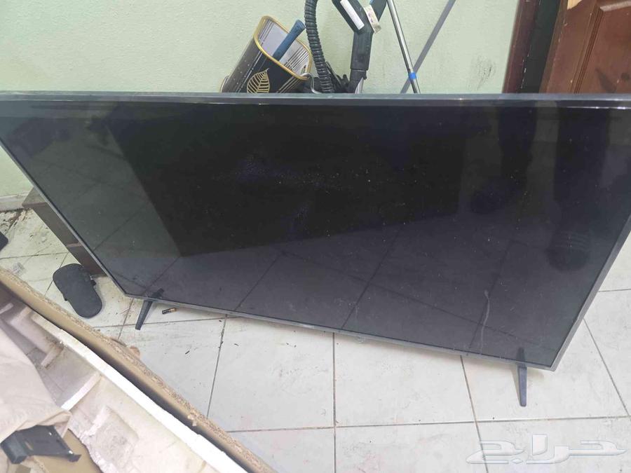 LG 65-inch screen cracked, damage not covered by warranty, purchased from LG store64393279522433111