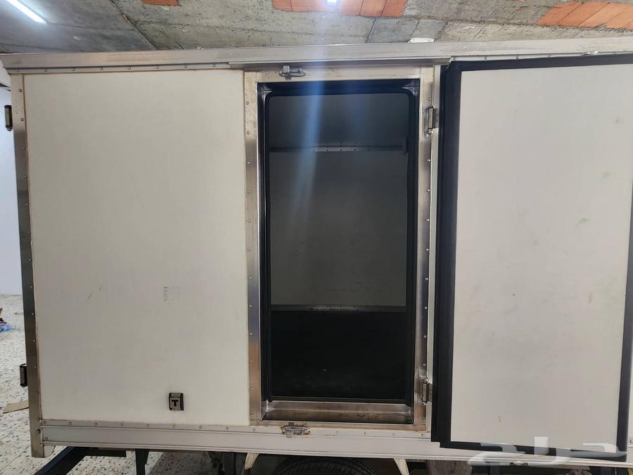 للبيع فان بضاعه فكتوري ثلاجه موديل 202564543308995715113