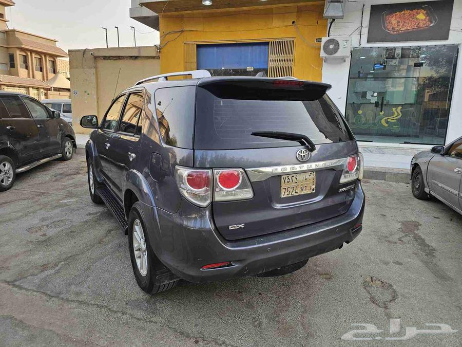 Fortuner 2014 automatic transmission, 452,000 km, condition as shown63618147254786111