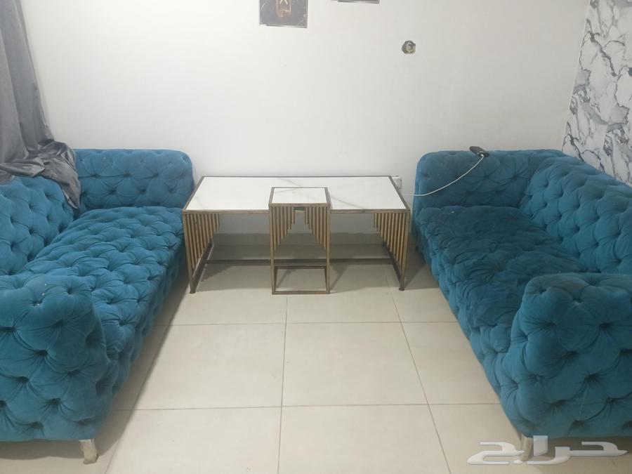 كنبتين مع طاوله يحتاج الكنب نظافه ب 200غير قابل للتفاوض64396088786818110