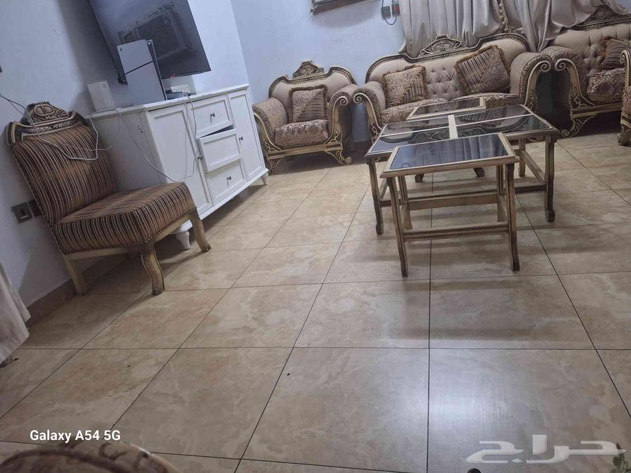 Salon with tables64394923734147114