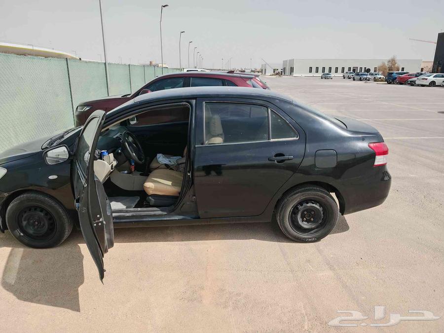 تويوتا يارس حالة ممتازة عداد قليل استمارة سارية فحص جديد63618070521347112