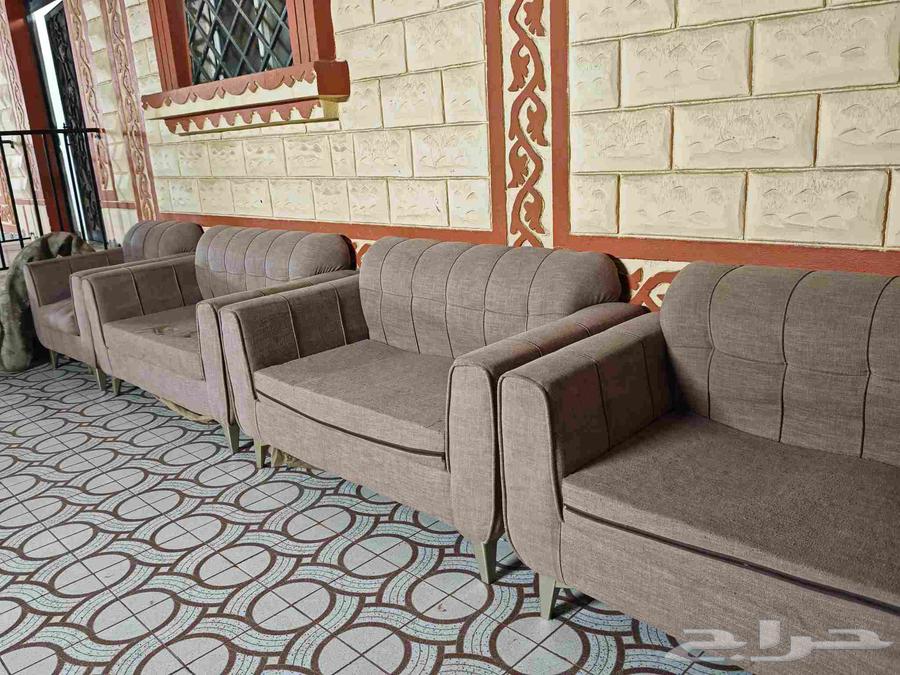 Old sofa for those in need64400384276225111