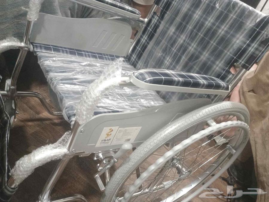 New medical cart, never used, with box, price 450 or 400 if negotiated64395978889985110