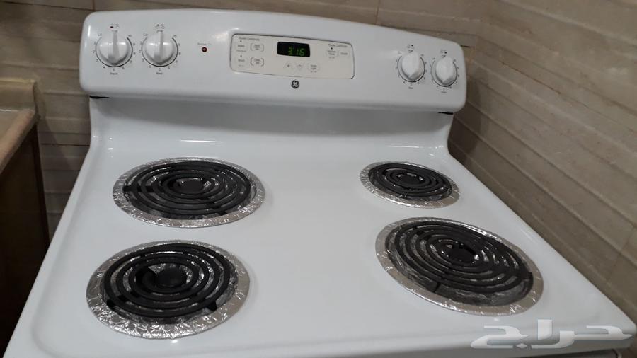 فرن كهرباء شغال ممتاز مع طاولة طعام64397381159810110