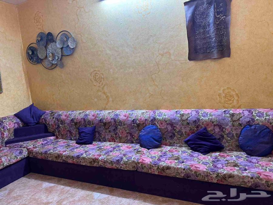 كنب صاله مستخدم نضيف للبيع64398953261443110