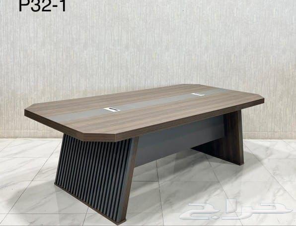 New meeting table and swivel chairs available in mesh and leather64399577540611113