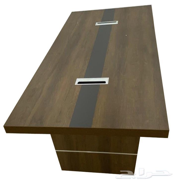 New meeting table and swivel chairs available in mesh and leather64399577540611112