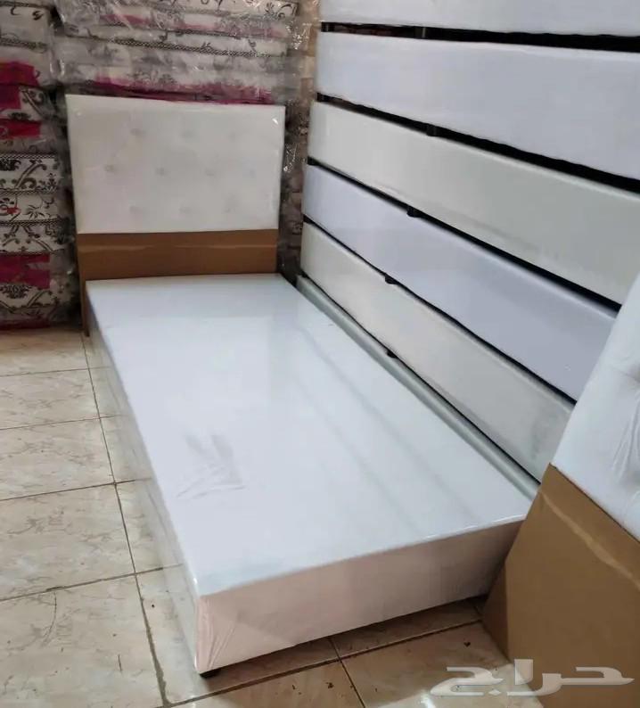 سرير خشب قماش جلد جديد ونظيف 170ريال64394317322883111