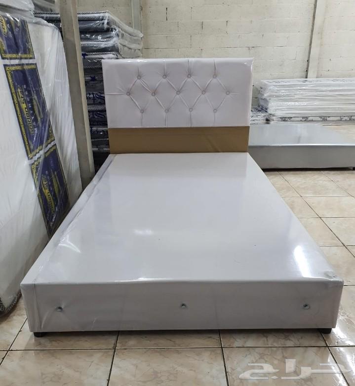 سرير خشب قماش جلد جديد ونظيف 170ريال64394317322883113
