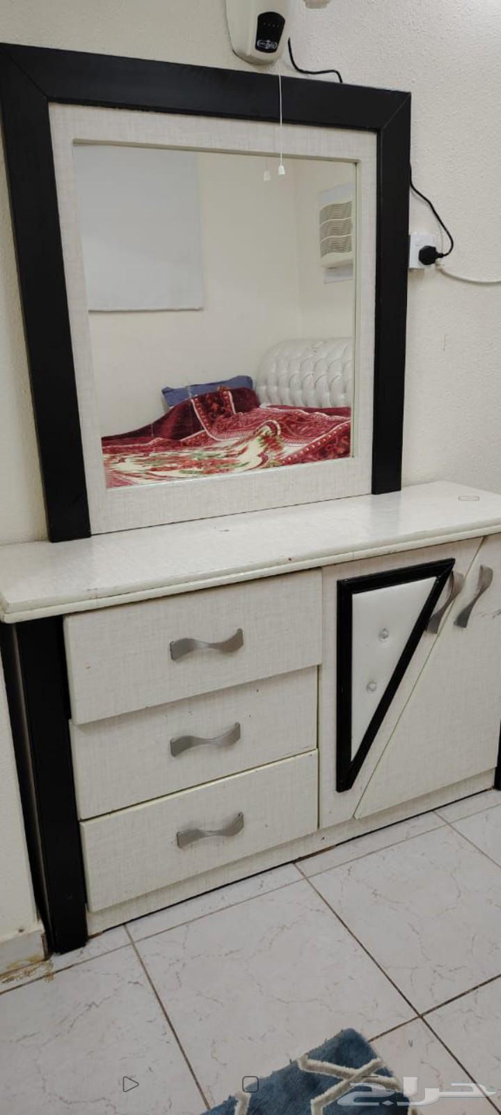 غرفه نوم مع المرتبه كما هو موضح بالصورة64396602806403114