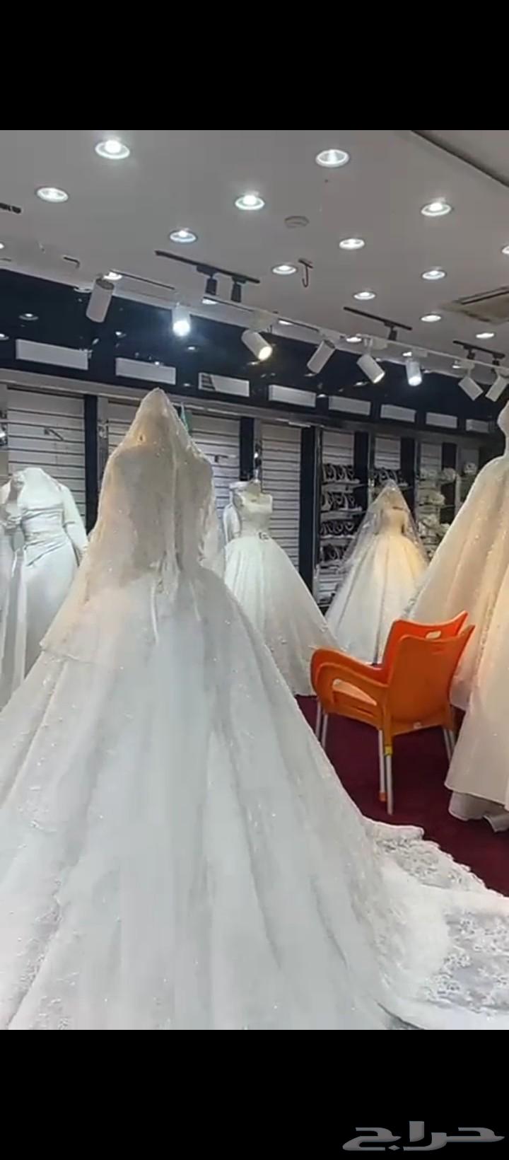 محل فساتين للتقبيل مع البضاعه لسبب عدم التفرغ64393389841026112