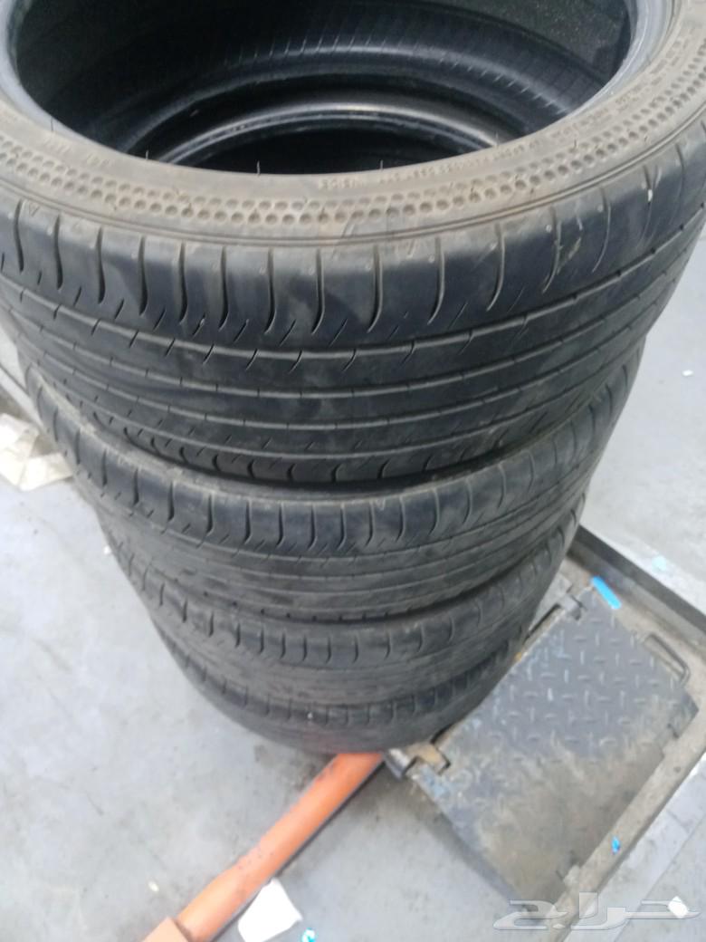 Used Dunlop tires set, clean, like new, size 245/40/1964538134563841111