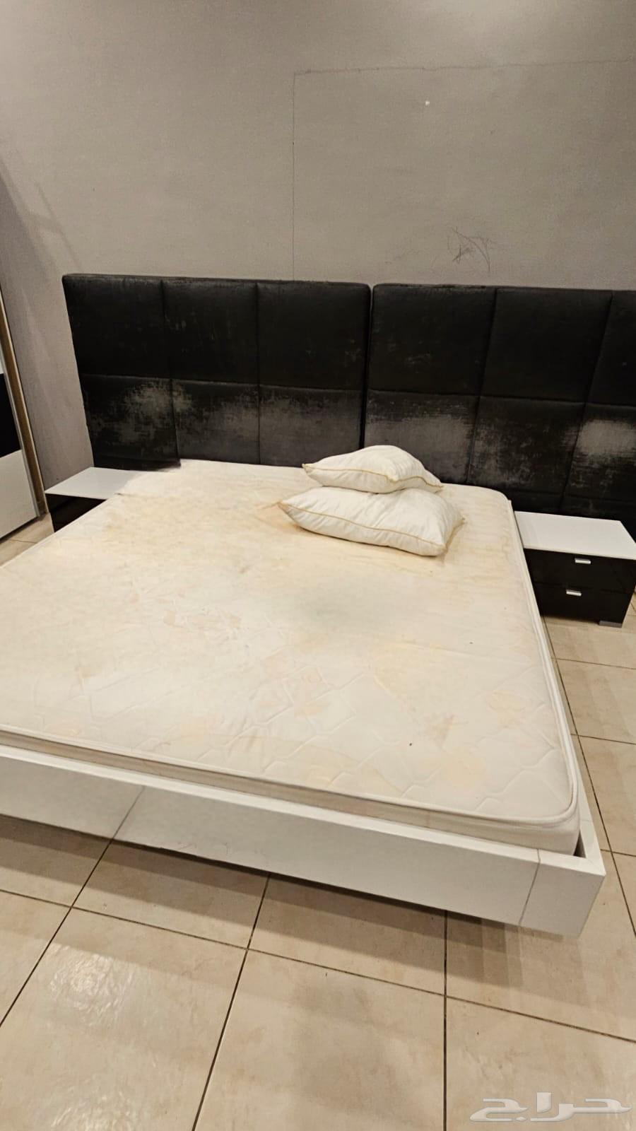 اغراض غرفة نوم بحالة جيدة (للبيع)64394179078659111