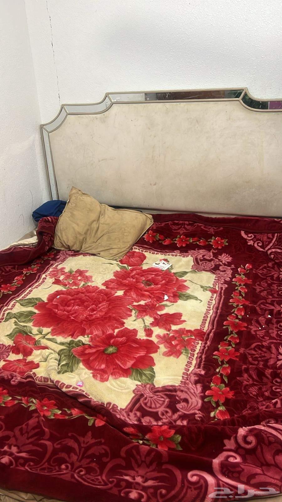 كنب مستعمل للبيع وغرفه نوم64398828038786113