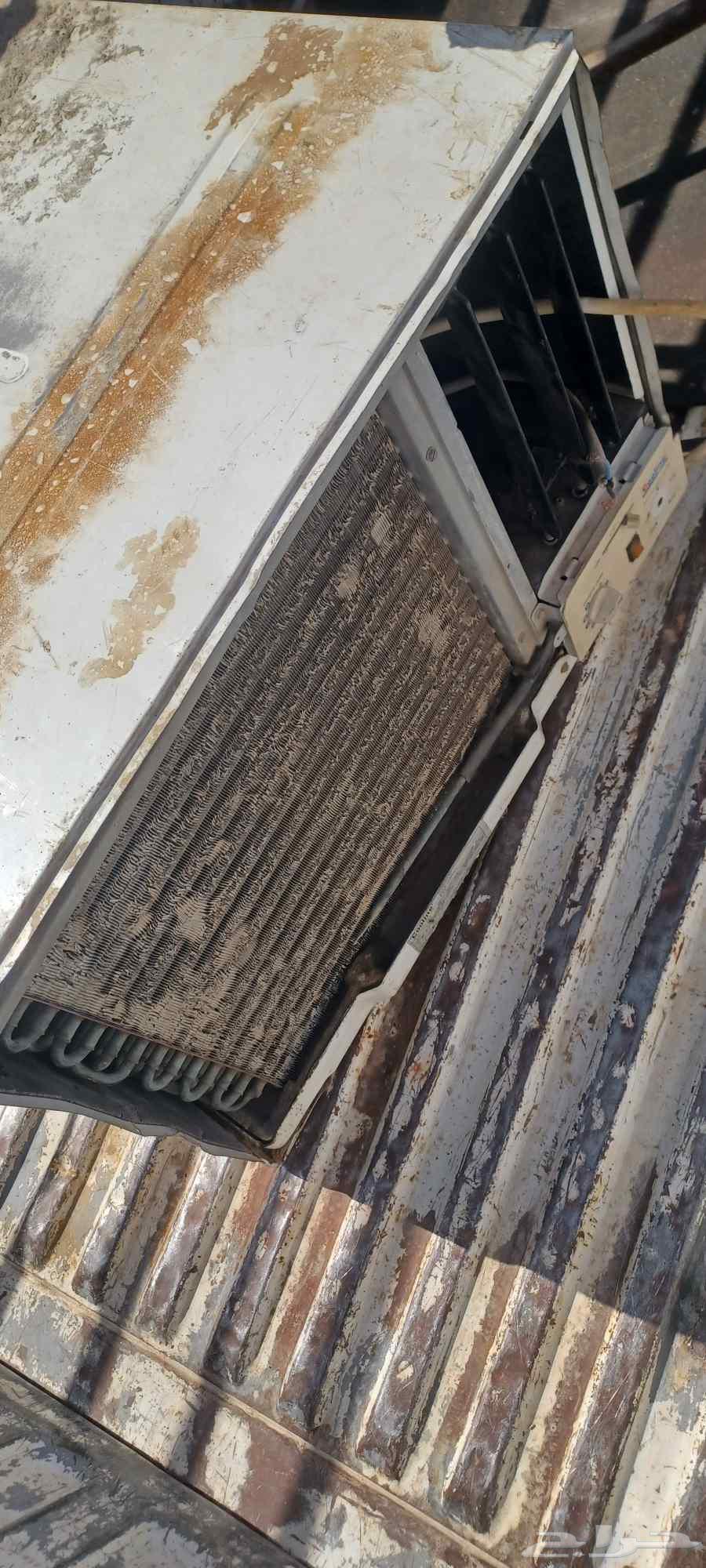 صاج مطبق ومكيف شباك شغالين علي الشرط64399022657539113