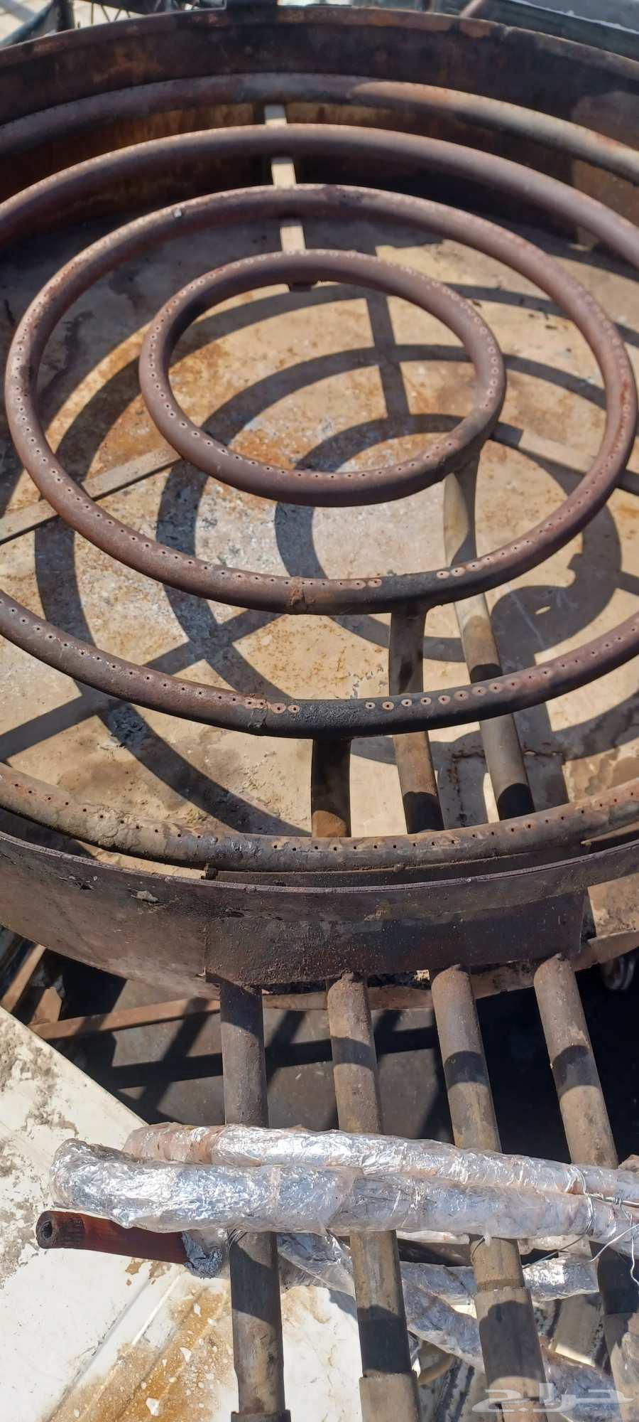 صاج مطبق ومكيف شباك شغالين علي الشرط64399022657539111