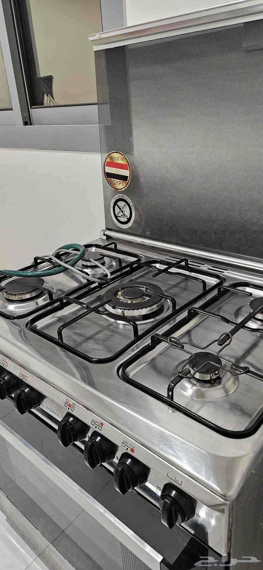 للبيع بوتاجاز وفرن وشواية مدمجة بحالة ممتازة (نظيف)64397492283266111