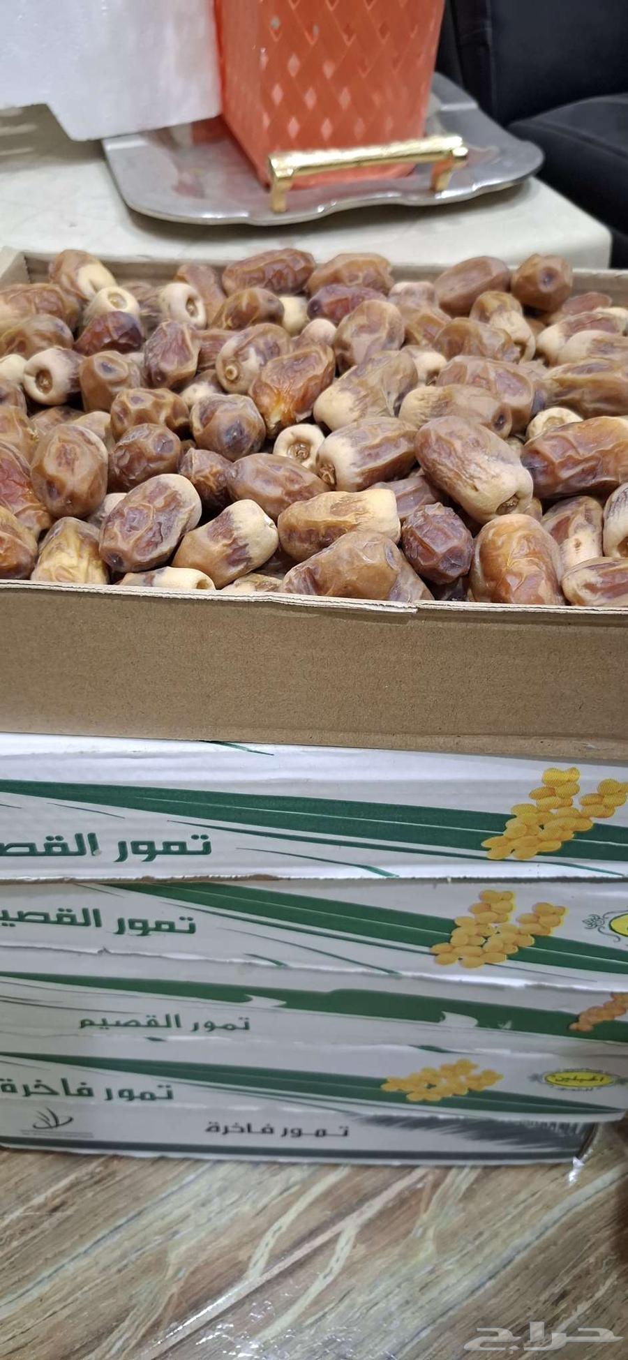 للبيع تمور صقعي 10 كراتين من المزرعة يحتاج للتنقية64393403458818110