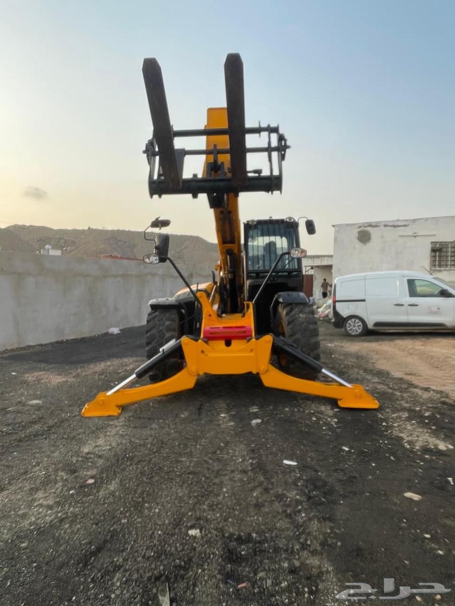 Monthly rental for a 17-meter telescopic handler, size 550 × 17064543747436034112