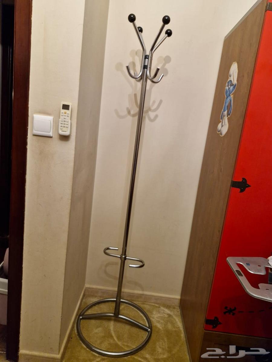 Various furniture and miscellaneous items64399926430083112