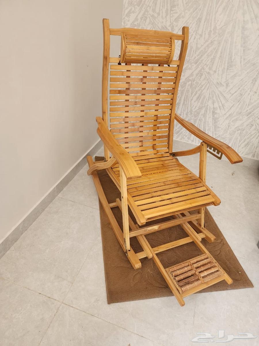 كرسي هزاز خشب شبه جديد للبيع64397894367617110